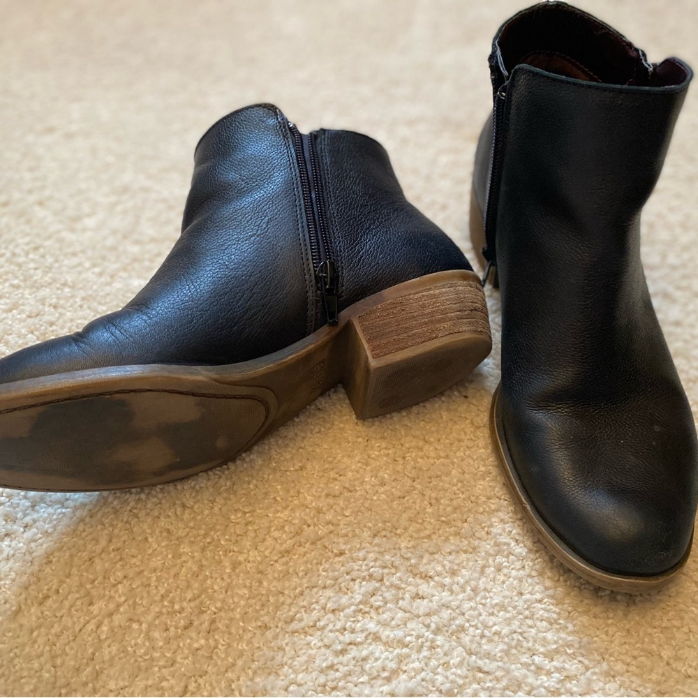 8.5 black ankle bootie